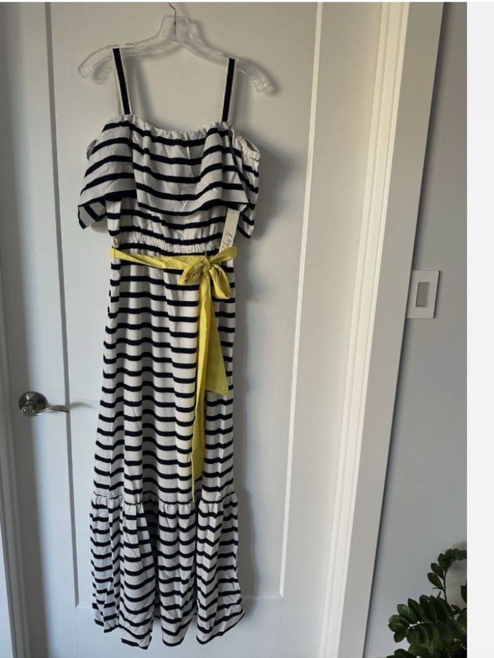 NWT Eliza J Cold Shoulder Striped Maxi Dress Size 10 - Picture 4 of 10